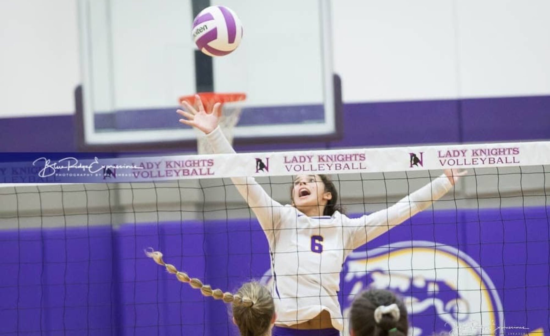 North Henderson Volleyball Gets Win Over Hendersonville