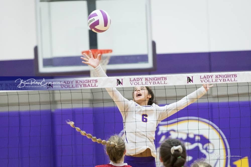 North Henderson Volleyball Gets Win Over Hendersonville